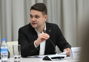 Бизнес-обзор от Александра Дерябина: завод крупных шин в Омске, поддержка маркетплейсов и торговые войны