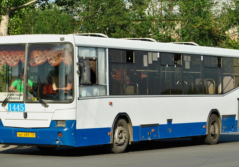 Какие автобусы ходят в омске. 61 Автобус Омск. НЕФАЗ У 218 ее /71. Автобус 71 Омск. Автобус Омск 897.