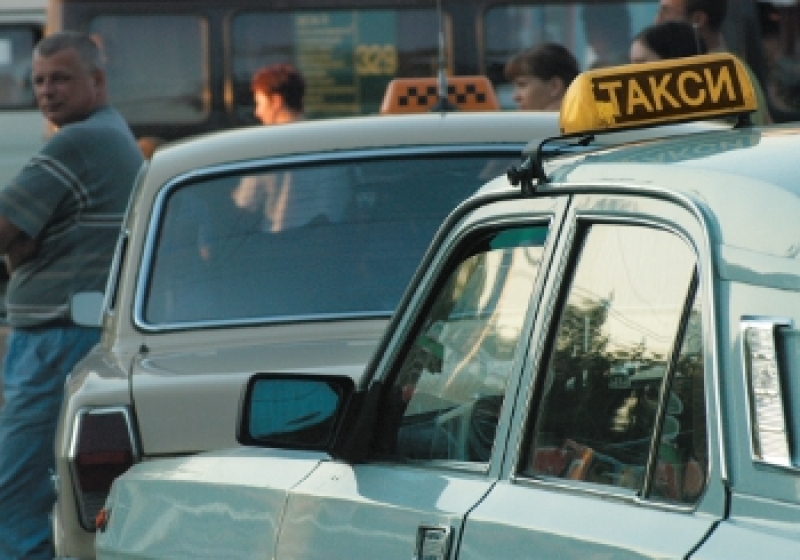 Водитель такси омск. Фото омских такси. Такси взлет. Фото в такси такси днем Омск. Луганск сейчас фото 2023.