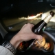 Два не связанных между собой пьяных омича украли автомобили «на покататься»
