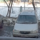 В Омске незаконно паркуются на местах для инвалидов