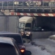 В тоннеле у площади Серова застрял грузовик