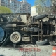 В Омске водитель «Ниссана» «уронил» грузовик