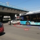 Под эстакадой омского метромоста иномарка столкнулась с троллейбусом