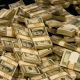 Омичи, планировавшие купить доллары, задумались — Мосбиржа прекращает торги «недружественными» валютами