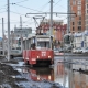 В Омске паводковые воды остановили 9-й трамвай