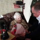 Частицу Вечного огня из Москвы привезли 103-летней омичке-ветерану