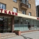 Давно работавший магазин тканей в центре Омска заработал после пожара