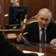 Путин услышал от Машкова отчет о «Золотой маске» в Омске.