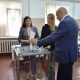 Мэр Омска проголосовал на выборах депутатов Госдумы и Заксобрания