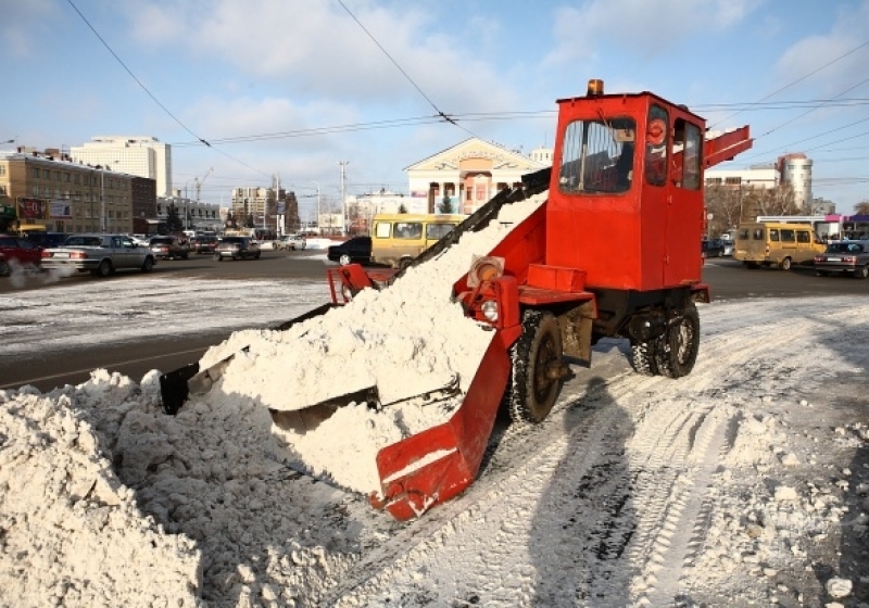 Снегоуборщик тюмень. Снегоуборочная техника. Советские снегоуборочные машины. Снегоуборочная техника для уборки тротуаров. Снегоуборщик для тротуаров.
