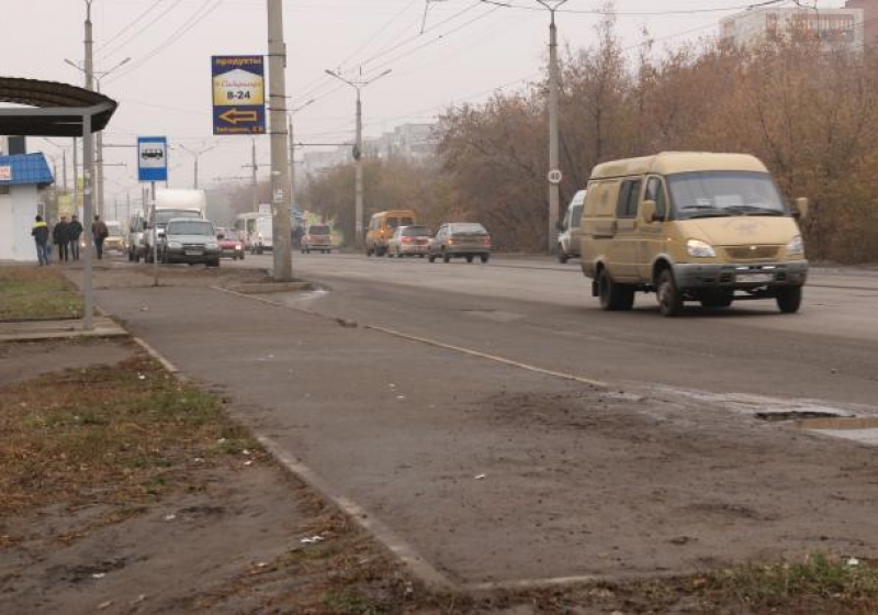 47 автобус омск. Остановка в Старом Кировске. Сибирский хлеб остановка. СИБХЛЕБ остановка старый Кировск. 97 Маршрутка Омск.