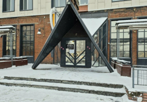 «Ничего не закрывается»: совладелец омского бара «Пушка» прокомментировал объявление об аренде