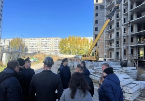 В Омске возобновили строительство проблемного дома на 70 лет Октября